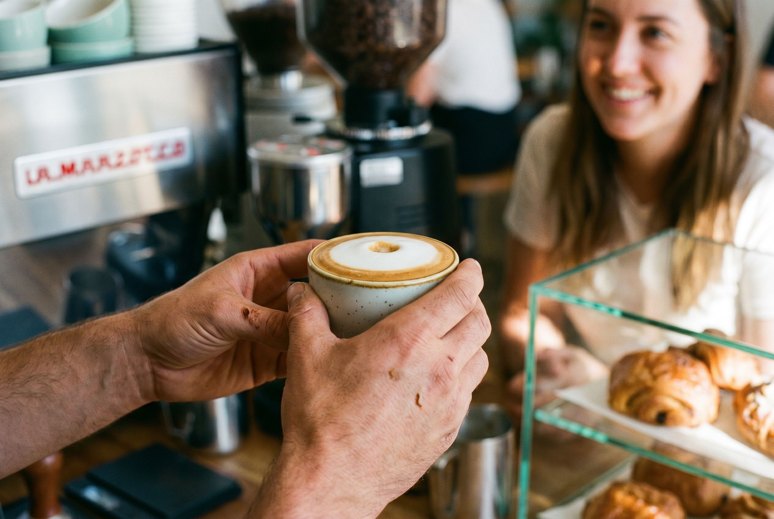 Tout savoir sur le café macchiato : recette, astuces et différences